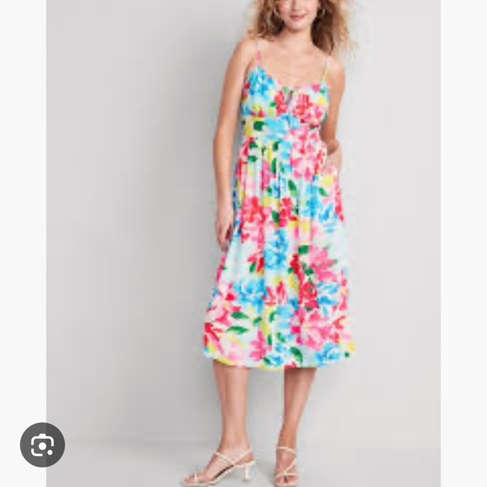 NWT Old Navy Fit and Flare Tie-Front Smocked Floral Cami Midi Dress